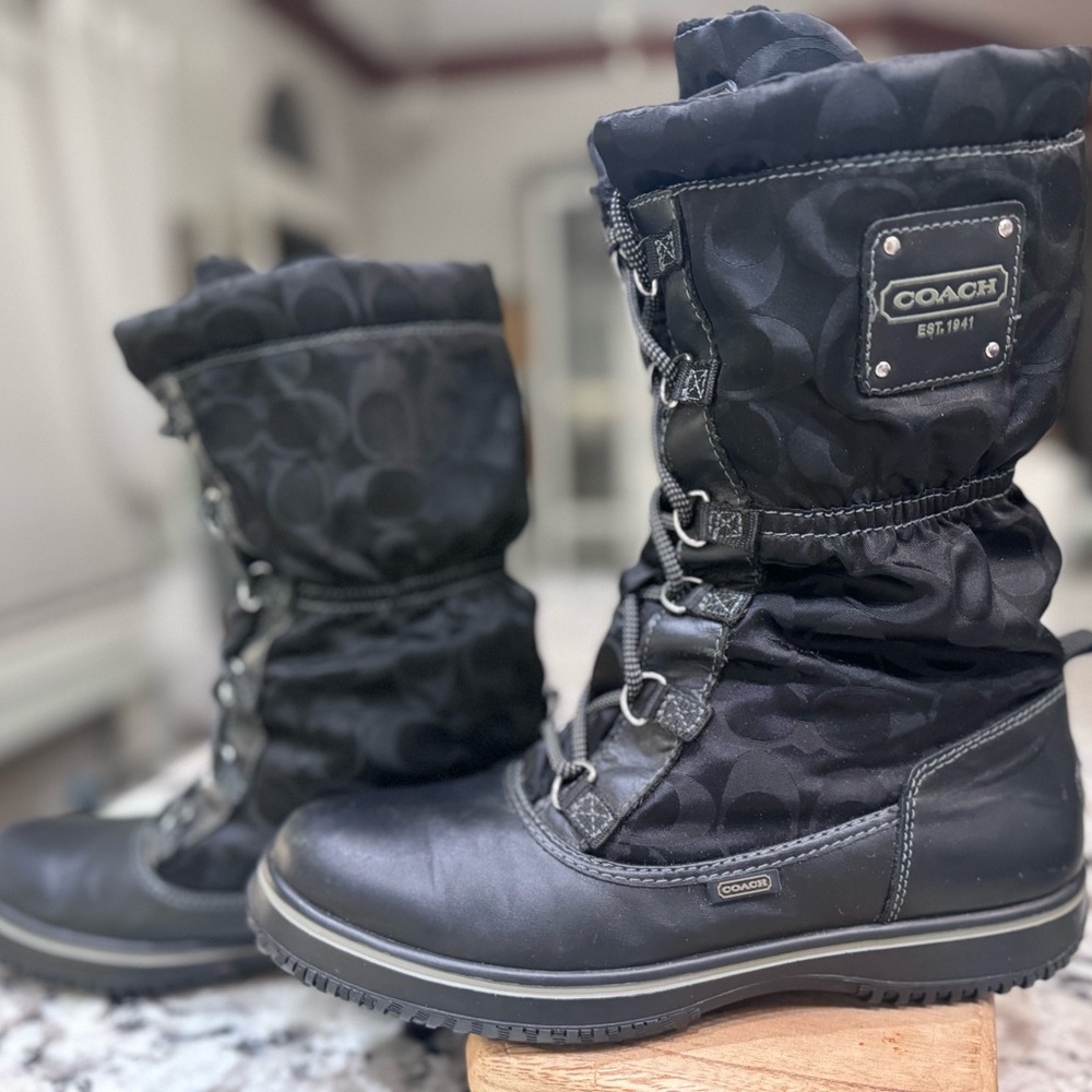COACH Women's Black Insulated Lace-Up Winter Boots